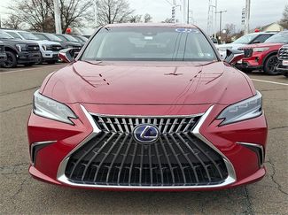 Used 2022 Lexus ES 300h Ultra Luxury w/ Accessory Package 2 video 2