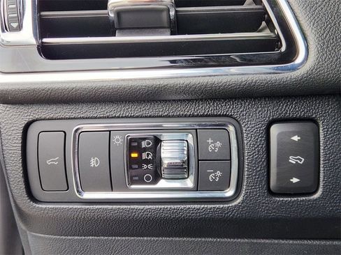 Used 2023 Lincoln Navigator Reserve image 21