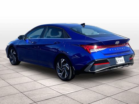 Used 2025 Hyundai Elantra SEL FWD image 7