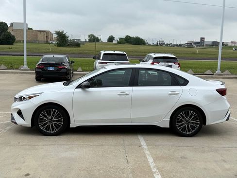 Used 2023 Kia Forte GT-Line w/ GT-Line Premium Package FWD image 2