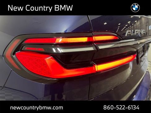 Used 2025 BMW ALPINA XB7 image 32