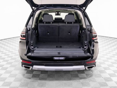 Used 2024 BMW X7 xDrive40i image 32