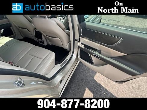 Used 2017 Lincoln Continental Select FWD image 17