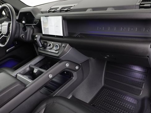 Used 2025 Land Rover Defender 110 X-Dynamic SE image 20