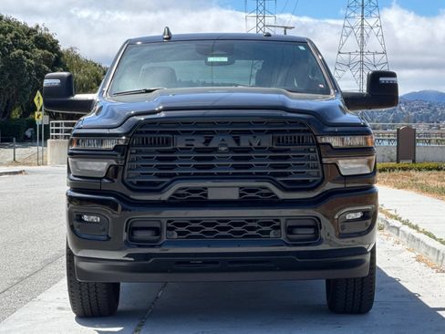 Used 2025 RAM 2500 Big Horn AWD/4WD image 9