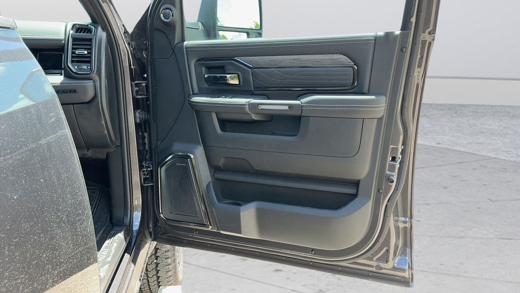 New 2026 RAM 2500 Limited AWD/4WD image 23