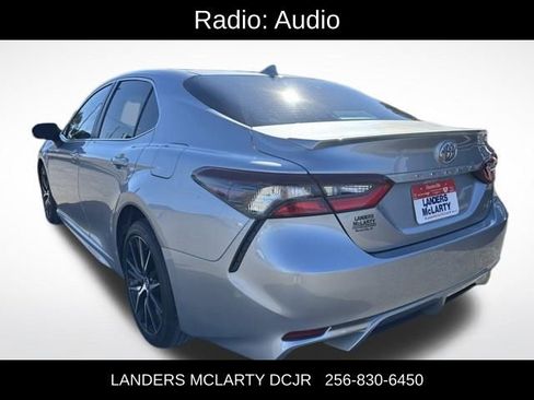 Used 2024 Toyota Camry SE image 4