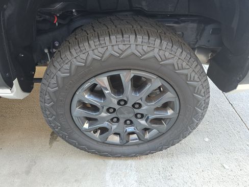 Used 2025 Toyota 4Runner SR5 RWD image 33