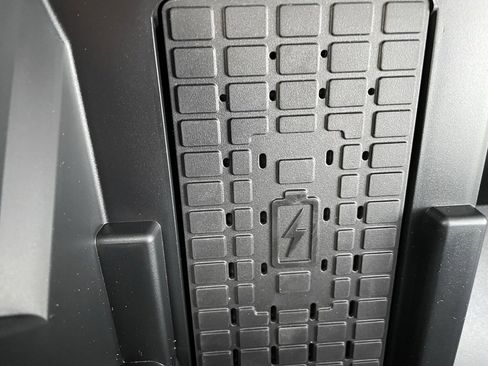 New 2026 Ford F250 Platinum w/ FX4 Off-Road Package image 11