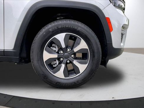 Used 2024 Jeep Grand Cherokee Limited 4xe AWD/4WD image 36