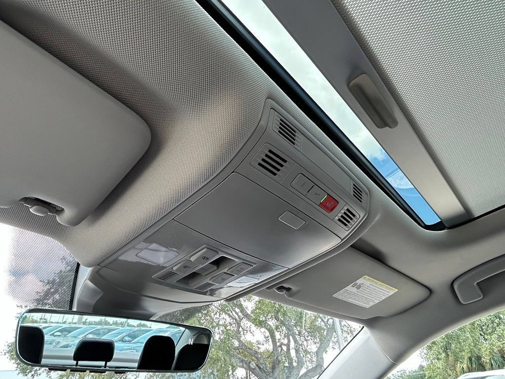 Certified 2025 Volkswagen Jetta SEL FWD image 61