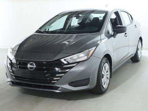 Certified 2025 Nissan Versa S w/ Trunk Package image 4