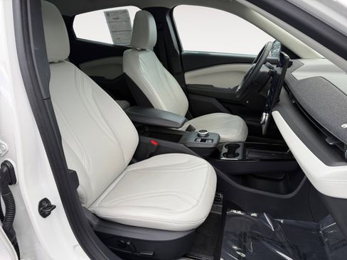 Certified 2024 Ford Mustang Mach-E Premium image 19
