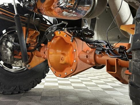 Used 2022 Chevrolet Silverado 2500 LTZ w/ LTZ Plus Package image 22