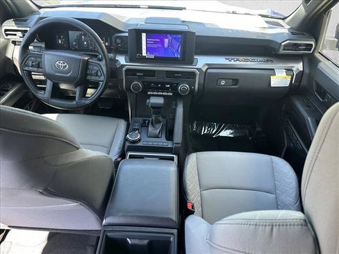 Certified 2025 Toyota Tacoma SR5 AWD/4WD image 15