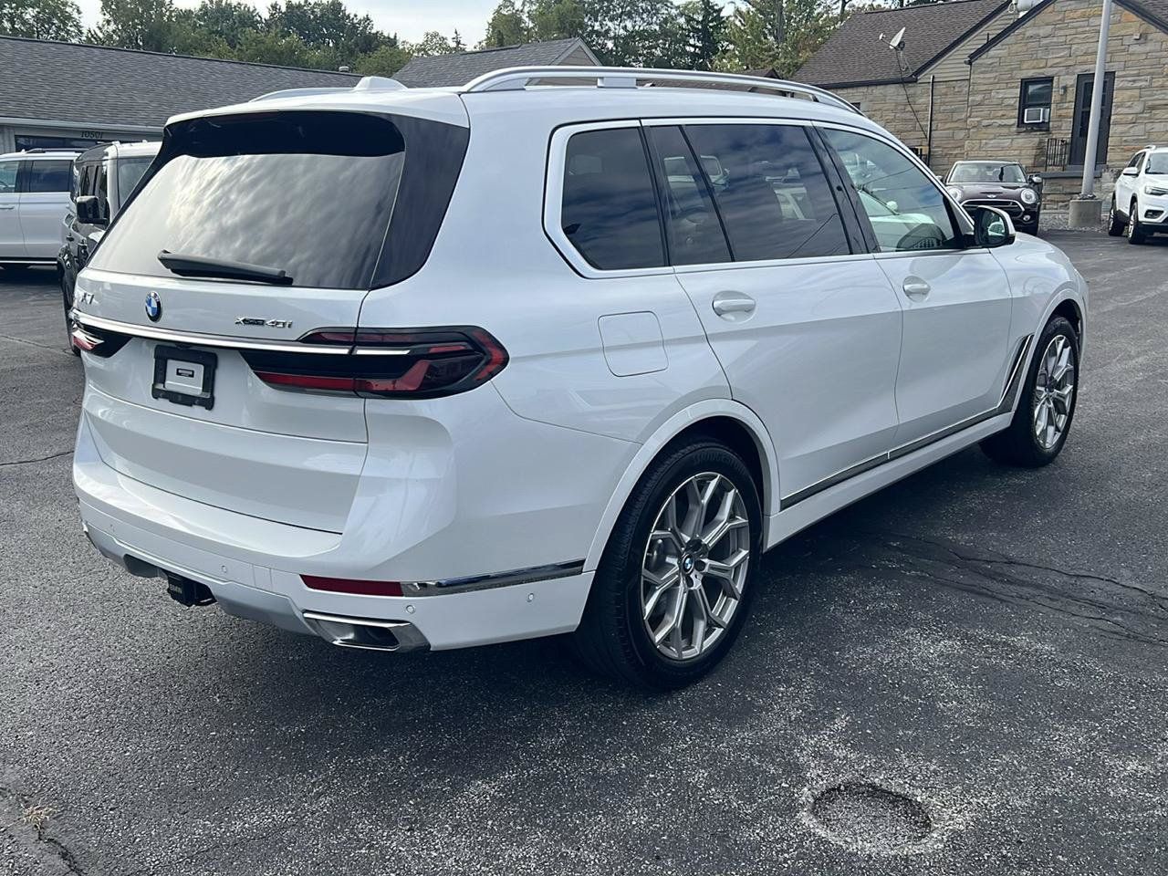 Used 2024 BMW X7 xDrive40i w/ Executive Package AWD/4WD image 6