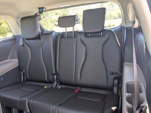 New 2026 Kia Carnival image 15