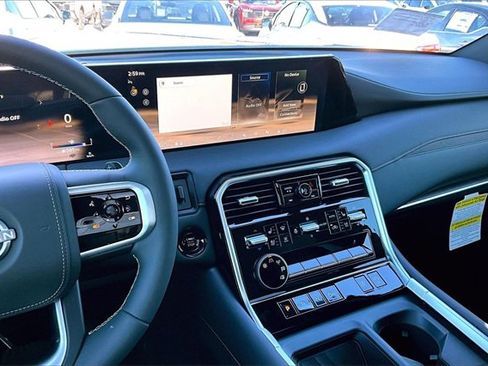 New 2026 Nissan Armada Platinum Reserve w/ Convenience Package image 6