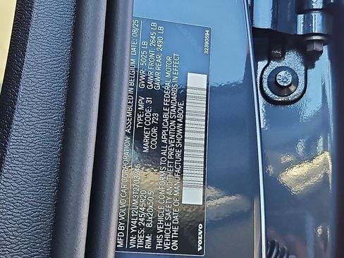 New 2026 Volvo XC40 B5 Ultra w/ Protection Package Premier image 22