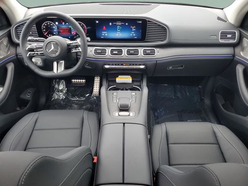 New 2026 Mercedes-Benz GLS 450 4MATIC image 9