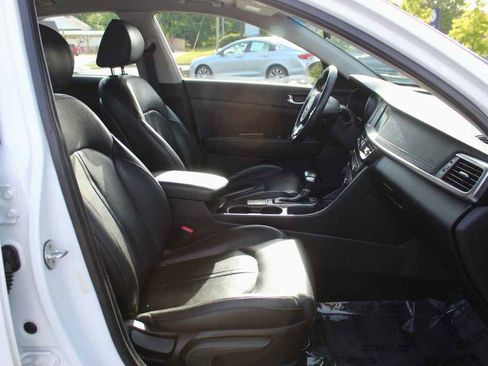 Used 2017 Kia Optima EX FWD image 31