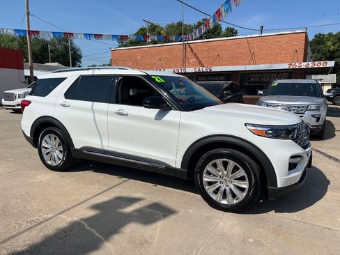 Used 2021 Ford Explorer Limited w/ Equipment Group 301A AWD/4WD image 5