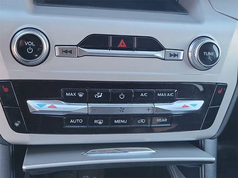 Used 2023 Ford Explorer XLT w/ Equipment Group 202A image 18