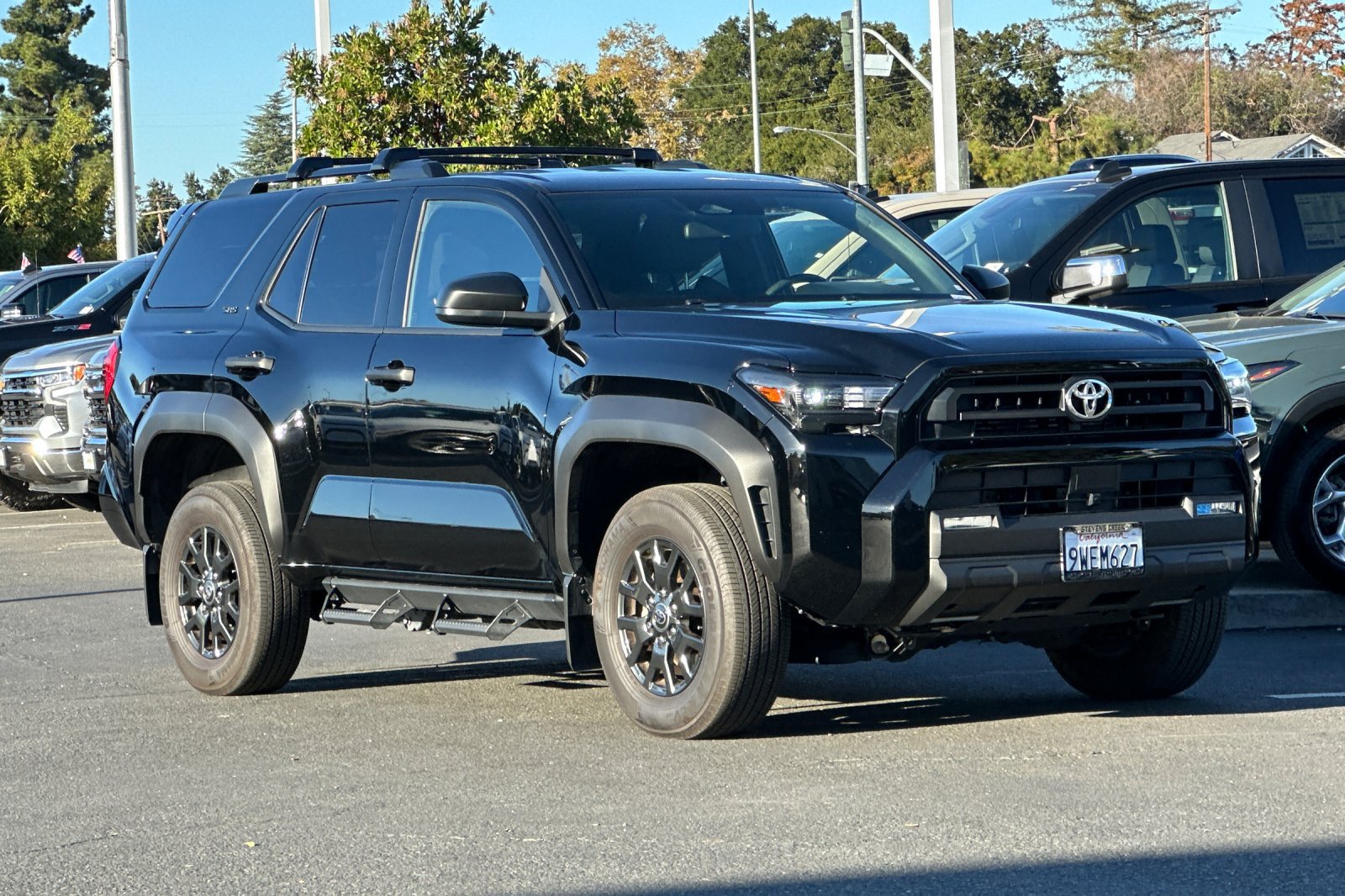 Used 2025 Toyota 4Runner SR5 AWD/4WD image 2