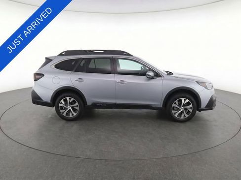 Used 2021 Subaru Outback Premium AWD/4WD image 4