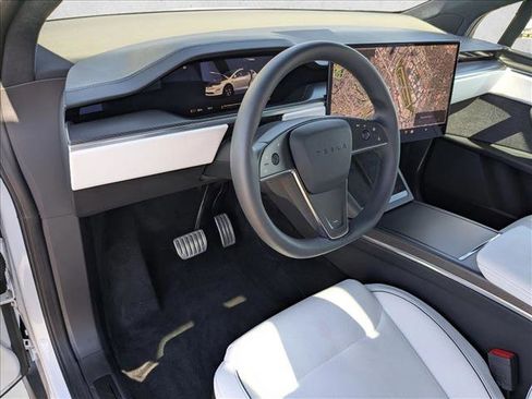 Used 2023 Tesla Model X Plaid image 10