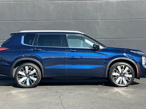 New 2026 Mitsubishi Outlander SEL image 4