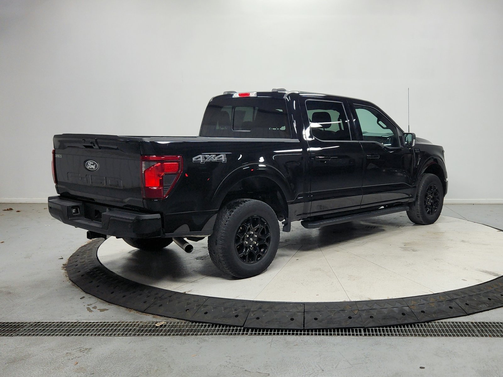 Used 2024 Ford F150 XLT w/ Equipment Group 302A MID AWD/4WD image 8