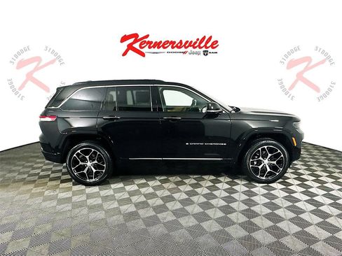 New 2025 Jeep Grand Cherokee Summit image 8