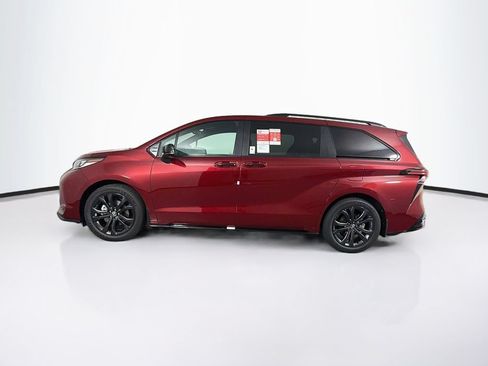 New 2026 Toyota Sienna XSE FWD image 5