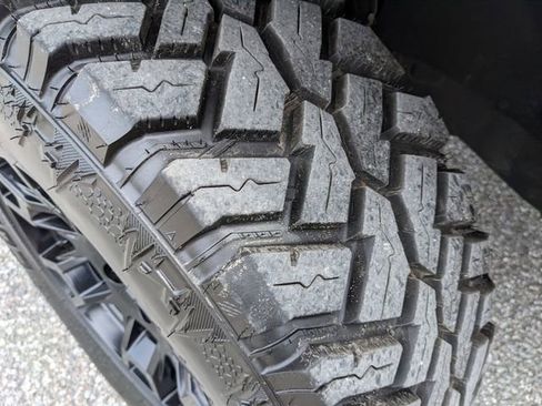 Used 2017 Toyota Tacoma SR5 w/ Tow Package image 34