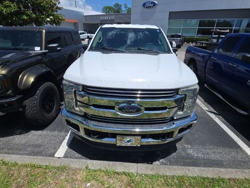 Used 2019 Ford F250 Lariat w/ Lariat Value Package AWD/4WD image 2