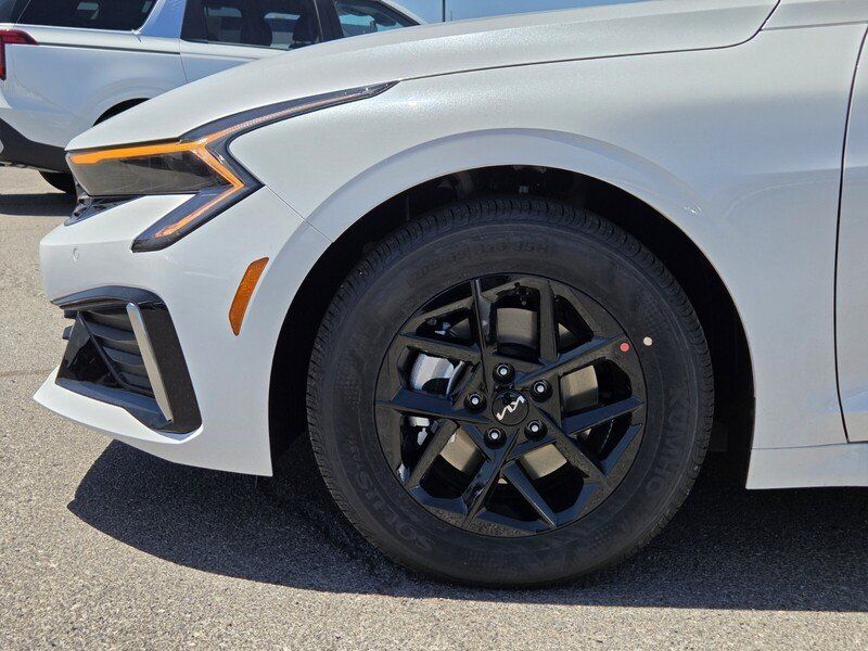 New 2026 Kia K5 LXS FWD image 5