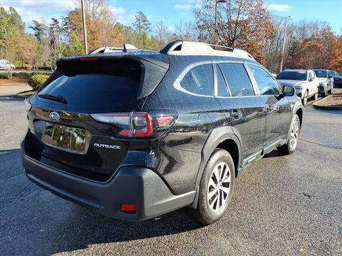 Used 2025 Subaru Outback Premium image 3