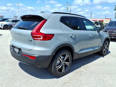 New 2026 Volvo XC40 B5 Core w/ Protection Package Premier AWD/4WD image 5