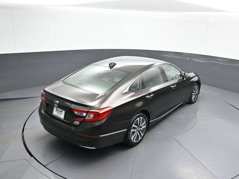 Used 2018 Honda Accord Touring image 37