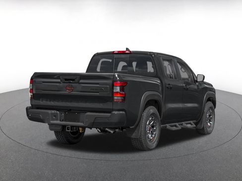 Used 2026 Nissan Frontier PRO-4X AWD/4WD image 2