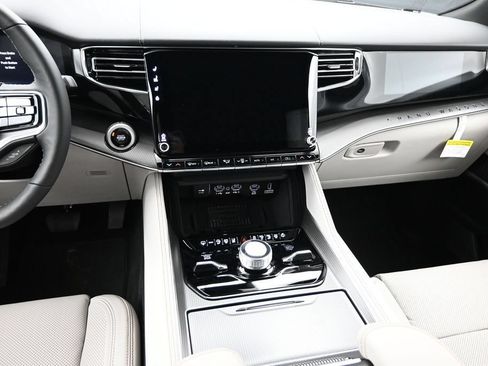 New 2026 Jeep Grand Wagoneer Summit AWD/4WD image 6