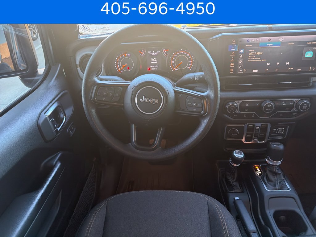Used 2025 Jeep Gladiator Sport AWD/4WD image 20