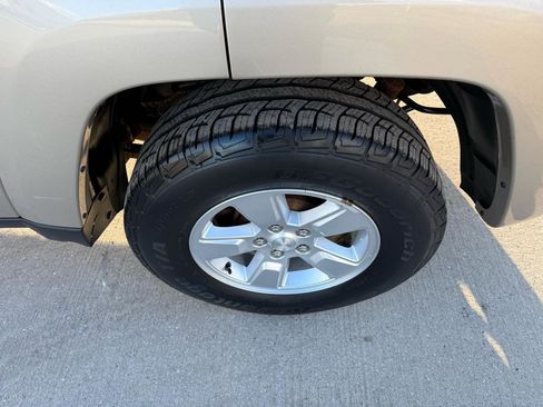 Used 2011 Jeep Liberty Sport image 8