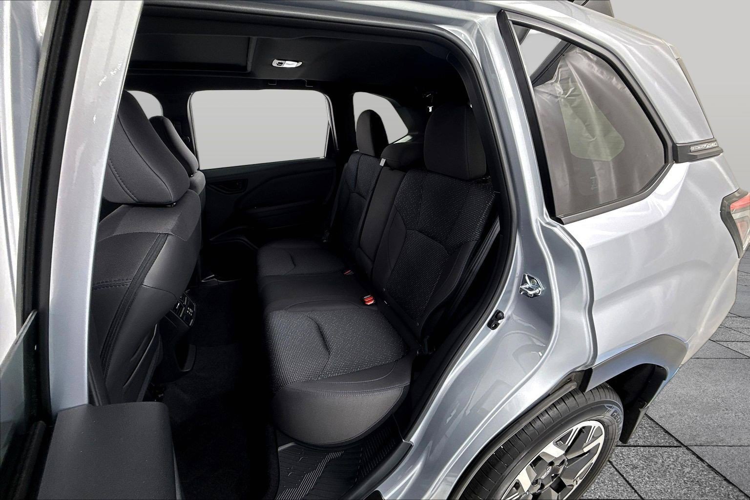 Certified 2025 Subaru Forester Premium AWD/4WD image 28
