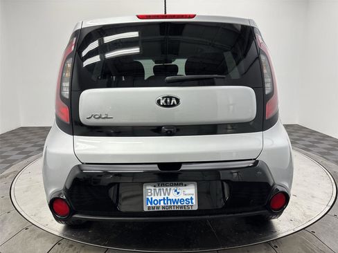 Used 2016 Kia Soul + image 15