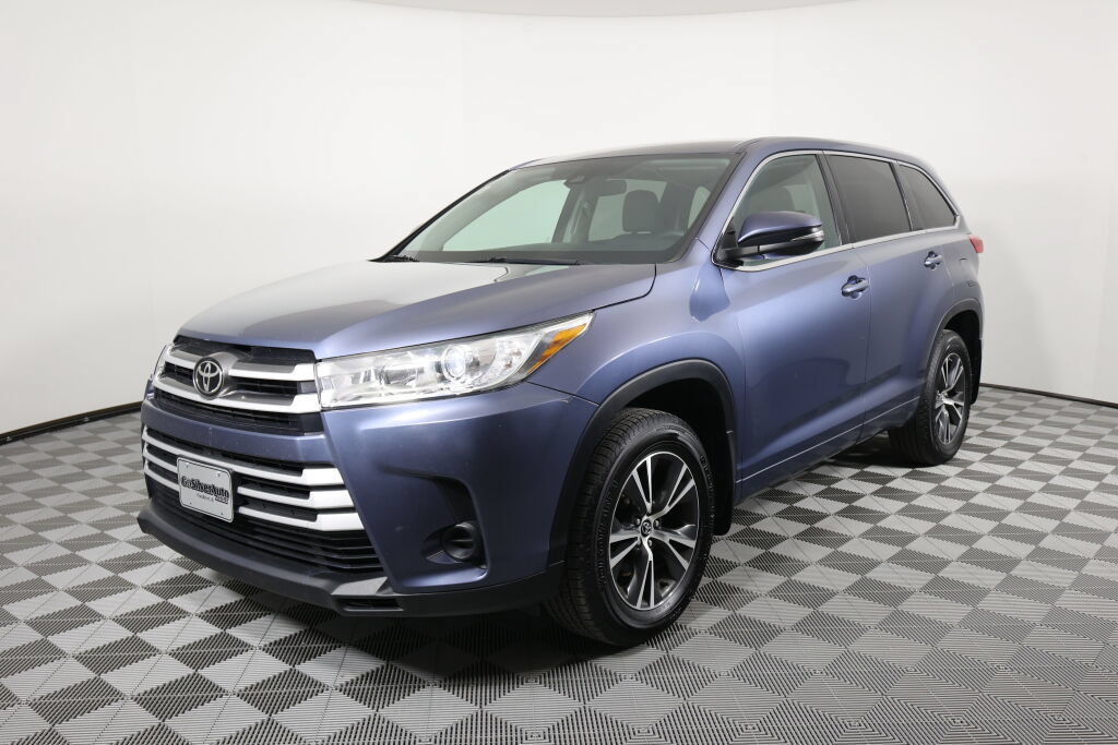 Used 2017 Toyota Highlander LE AWD/4WD image 5