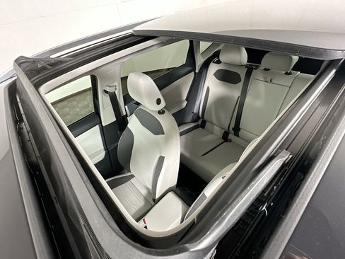 New 2025 Volkswagen Taos SE w/ Panoramic Sunroof Package image 20
