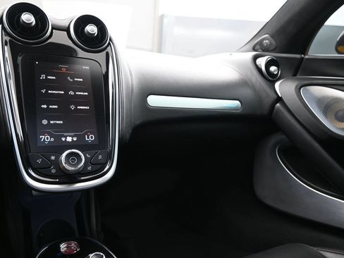 Used 2023 McLaren GT RWD image 16