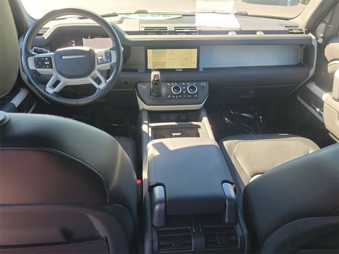 Used 2024 Land Rover Defender 110 X-Dynamic SE image 13
